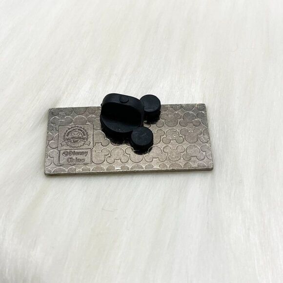 🔮 5/$25 Disney Cast Member CastABLE Pin - Picture 3 of 3